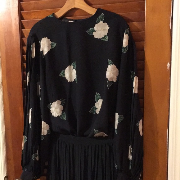 Silk Pleated Skirt - Picture 3 of 5